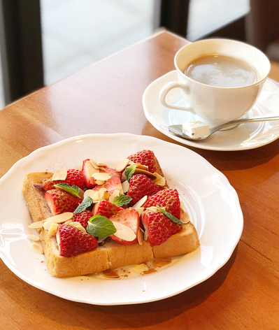 strawberry-toast-set.jpeg